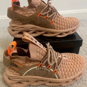 COPY - Great Condition “ROVUX” Tennis Shoes Size 7